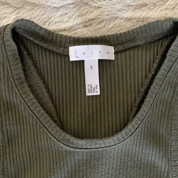 Leith Nordstrom Green Razor Back Ribbed Tank Top - Picture 2 of 6